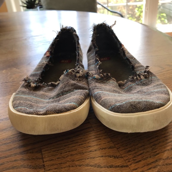 Size 7.5 Brown/Blue/Tan slip-ons by BC Footwear. - Picture 3 of 8